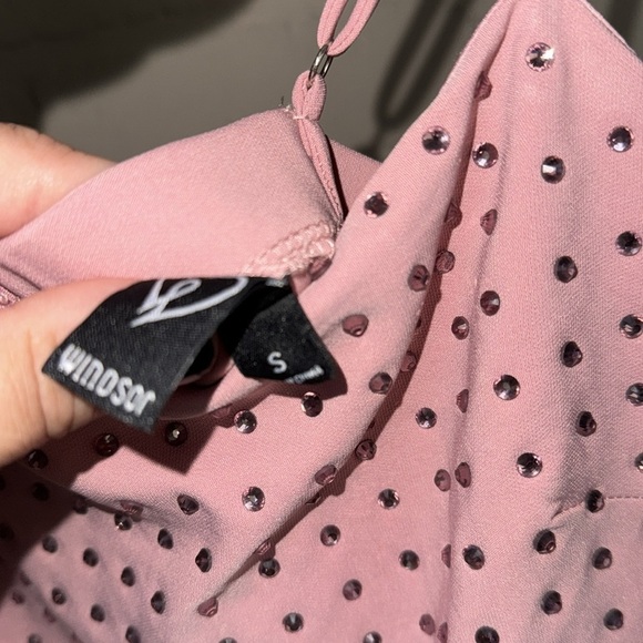 Windsor dress Elegant Pink Studded pink rhinestone embellishment small - Picture 3 of 4